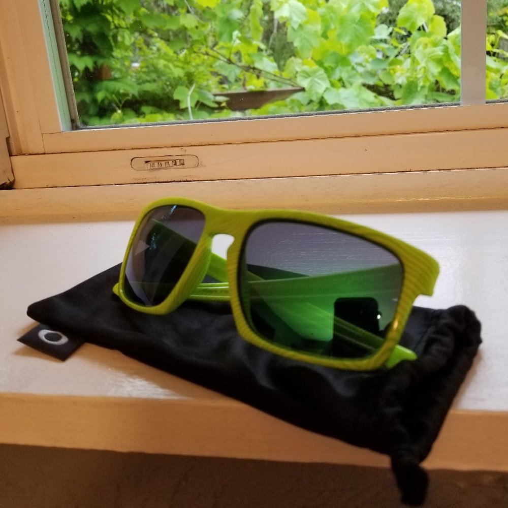 Oakley Enduro Sunglasses - 100% Authentic